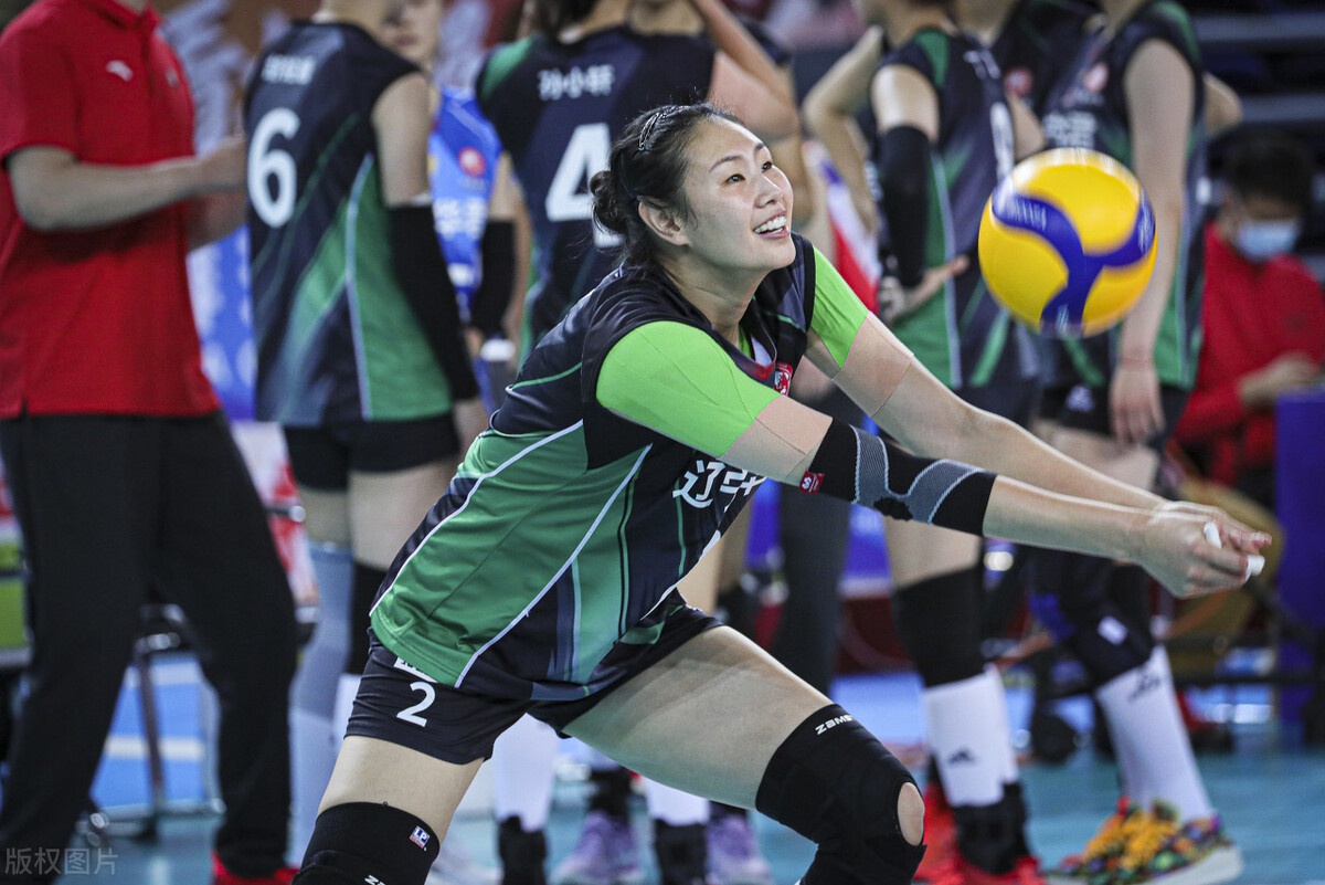 江南体育-常规赛巅峰对决！关中火箭队惊险晋级三湘赤兔队，击剑赛场再起波澜；冲刺阶段不容有失(陕西2024长安剑客国际击剑精英赛)