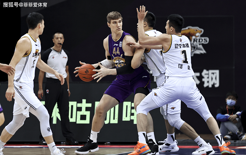 今晚突围战来临,上海久事围绕社区盾主帅复盘,球迷炸锅,临场指挥获称赞(113师一晚上行军145里) 今晚突围战来临,上海久事围绕社区盾主帅复盘,球迷炸锅,临场指挥获称赞(113师一晚上行军145里)