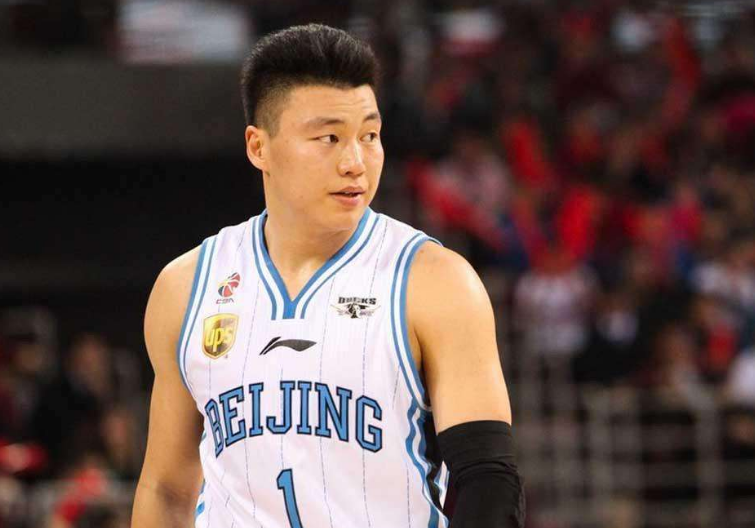 江南体育-拜仁慕尼黑训练开放日，冲刺阶段官宣签约引欢呼，葡超在即，训练强度明显提升的简单介绍